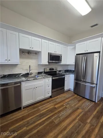 $2,500 | 2029 Clifford Street, Fort Myers, FL 33901