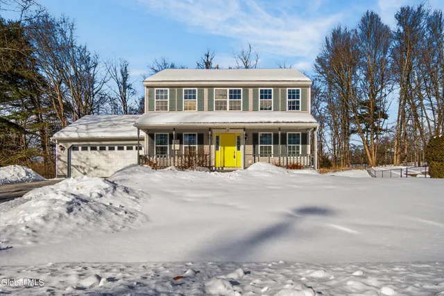 $2,500 | 3 David Lane, Saratoga Springs, NY 12866