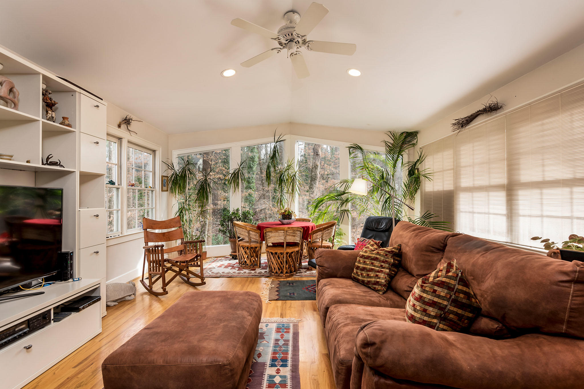 1533 Duncan Road Knoxville, TN 37919 - Photo 8 of 25 Family room