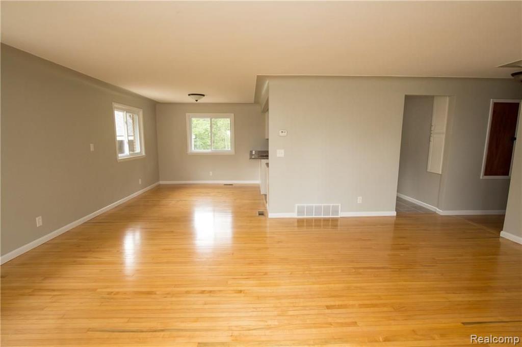 2903 West Auburn Road Rochester Hills, MI 48309 - Photo 5 of 36