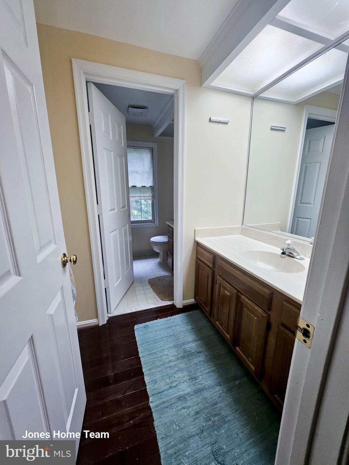 2124 Cherry Leaf Lane Silver Spring, MD 20906 - Photo 16 of 33 Full Bathroom on upper level.