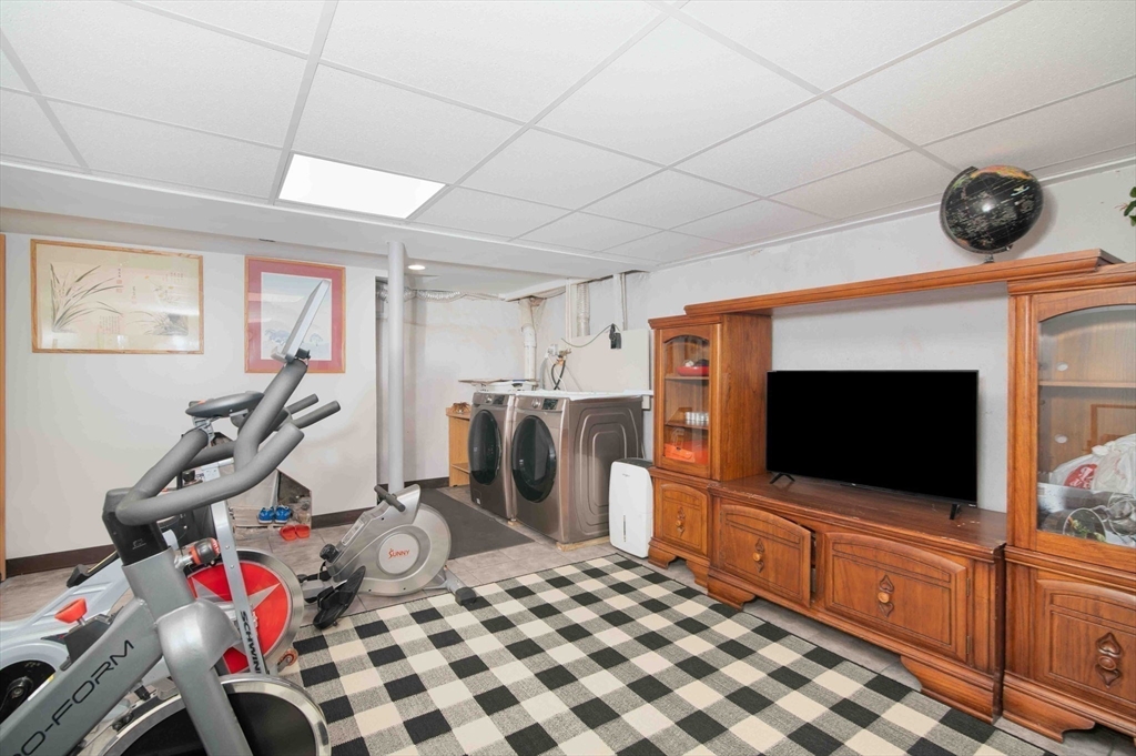 34 Spring Hill Road Boston, MA 02136 - Photo 35 of 37