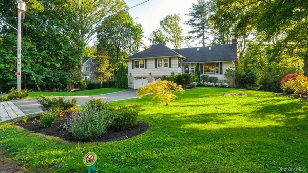 $1,300,000 | 25 Manor Avenue, White Plains, NY 10605