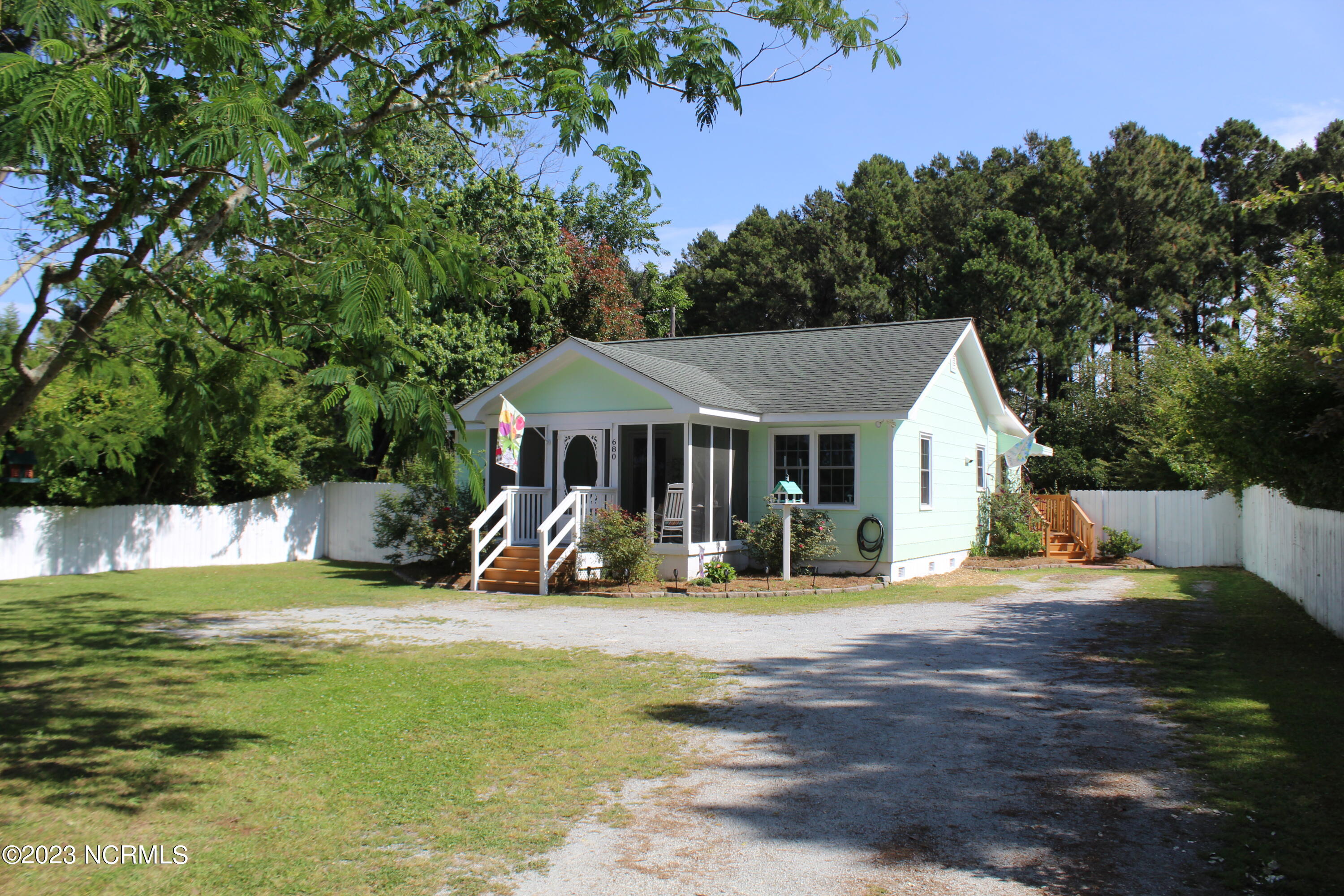 680 Firetower Road Beaufort, NC 28516 - Photo 2 of 34 IMG_8468