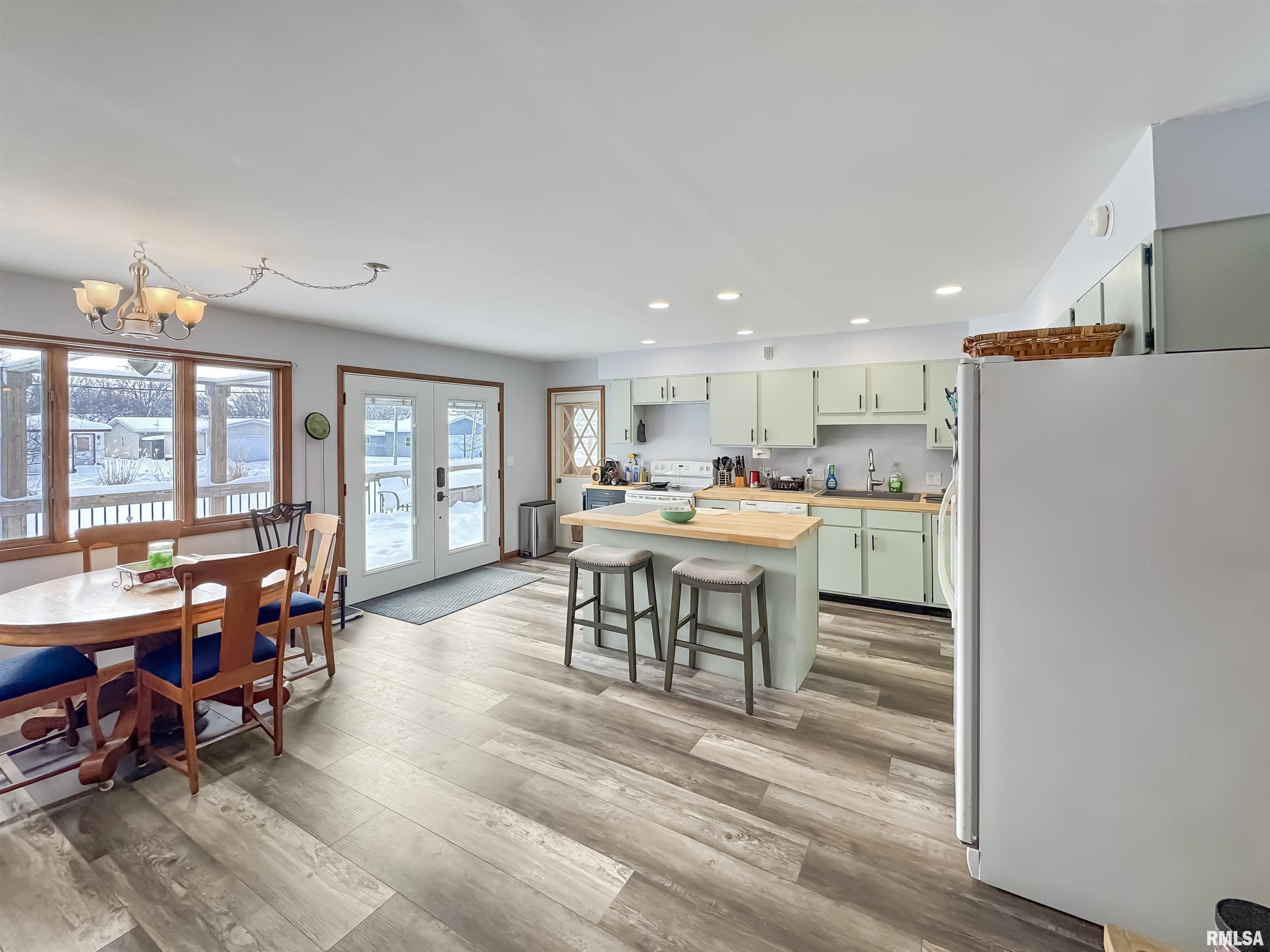 307 Northwest Cross Street Mount Sterling, IL 62353 - Photo 11 of 32