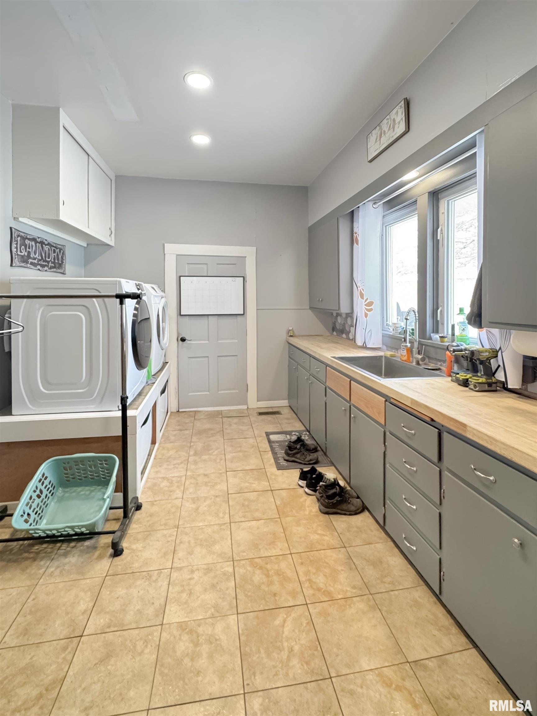 307 Northwest Cross Street Mount Sterling, IL 62353 - Photo 15 of 32