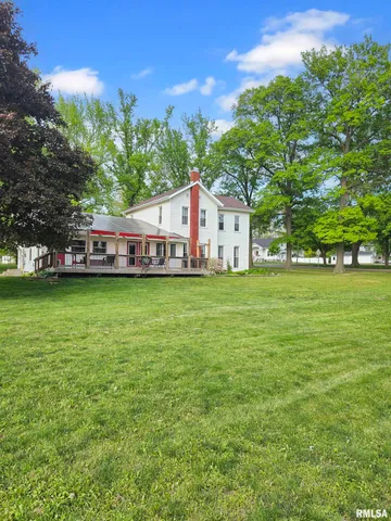 $275,000 | 307 Northwest Cross Street, Mount Sterling, IL 62353