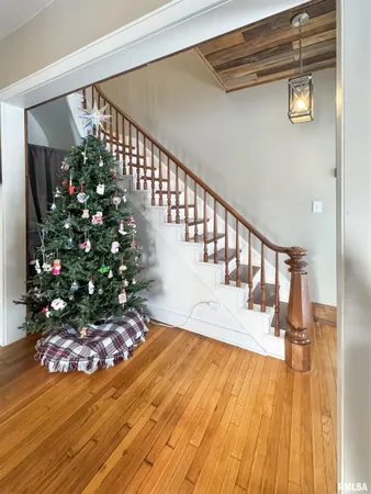 $275,000 | 307 Northwest Cross Street, Mount Sterling, IL 62353