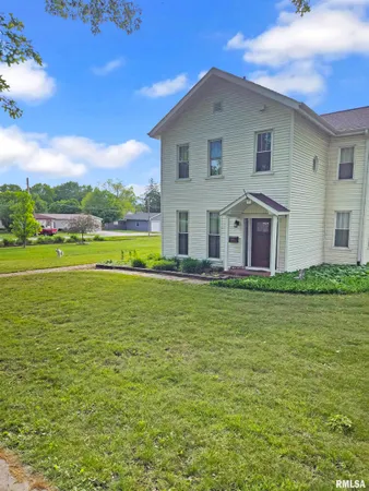 $275,000 | 307 Northwest Cross Street, Mount Sterling, IL 62353