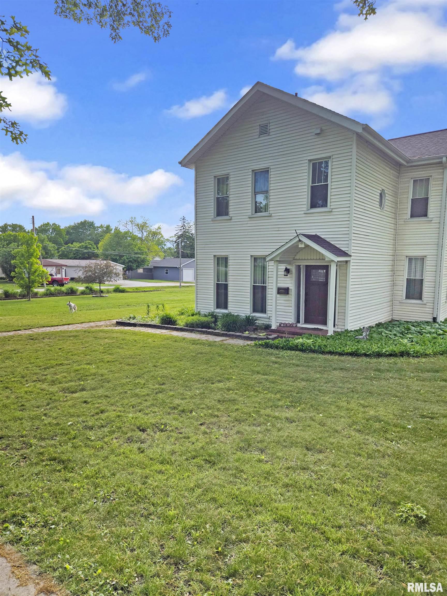 307 Northwest Cross Street Mount Sterling, IL 62353 - Photo 4 of 32