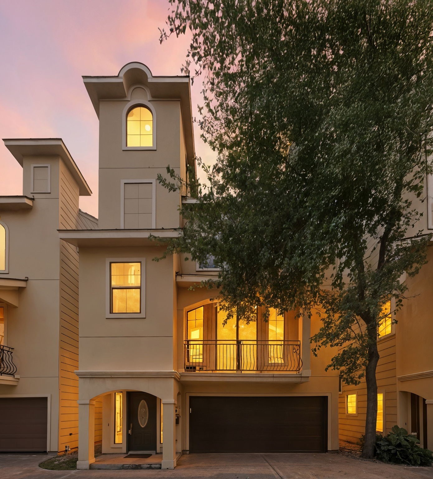 5310 Larkin Street, Unit B Houston, TX 77007 - Photo 2 of 36 a front view of a house with a yard