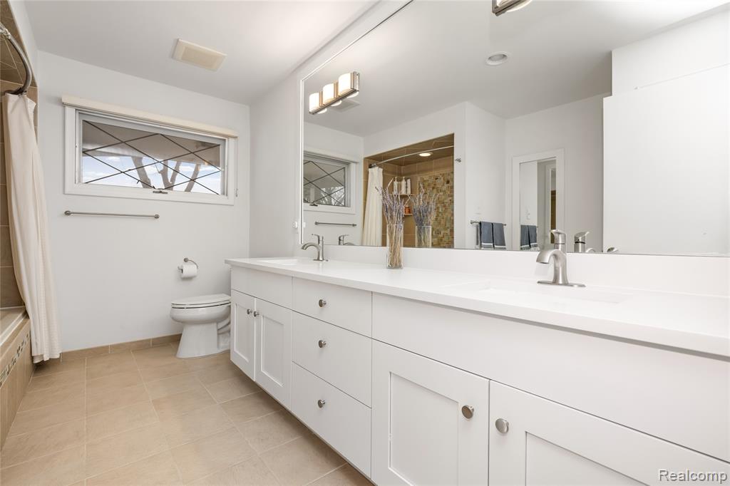 2530 Worcester Road West Bloomfield, MI 48323 - Photo 29 of 47 Gallery Image 29