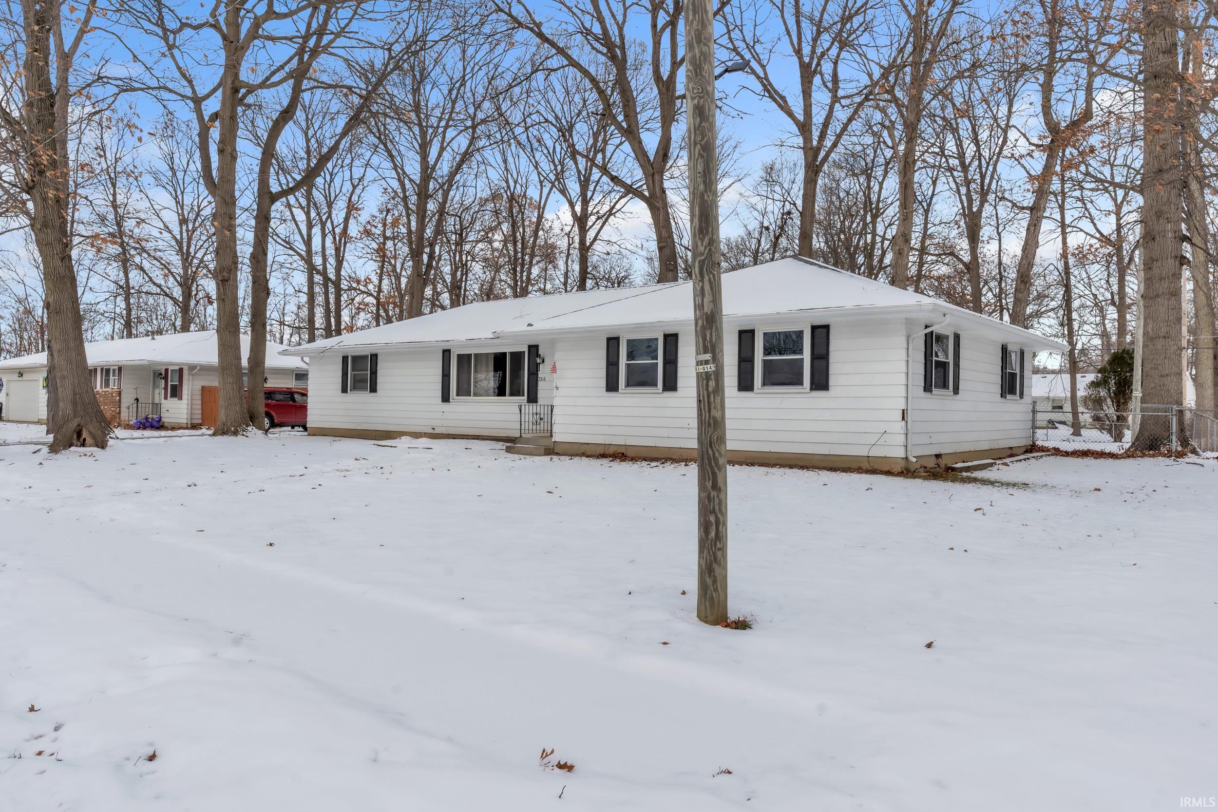 2316 Lima Lane Fort Wayne, IN 46818 - Photo 2 of 24