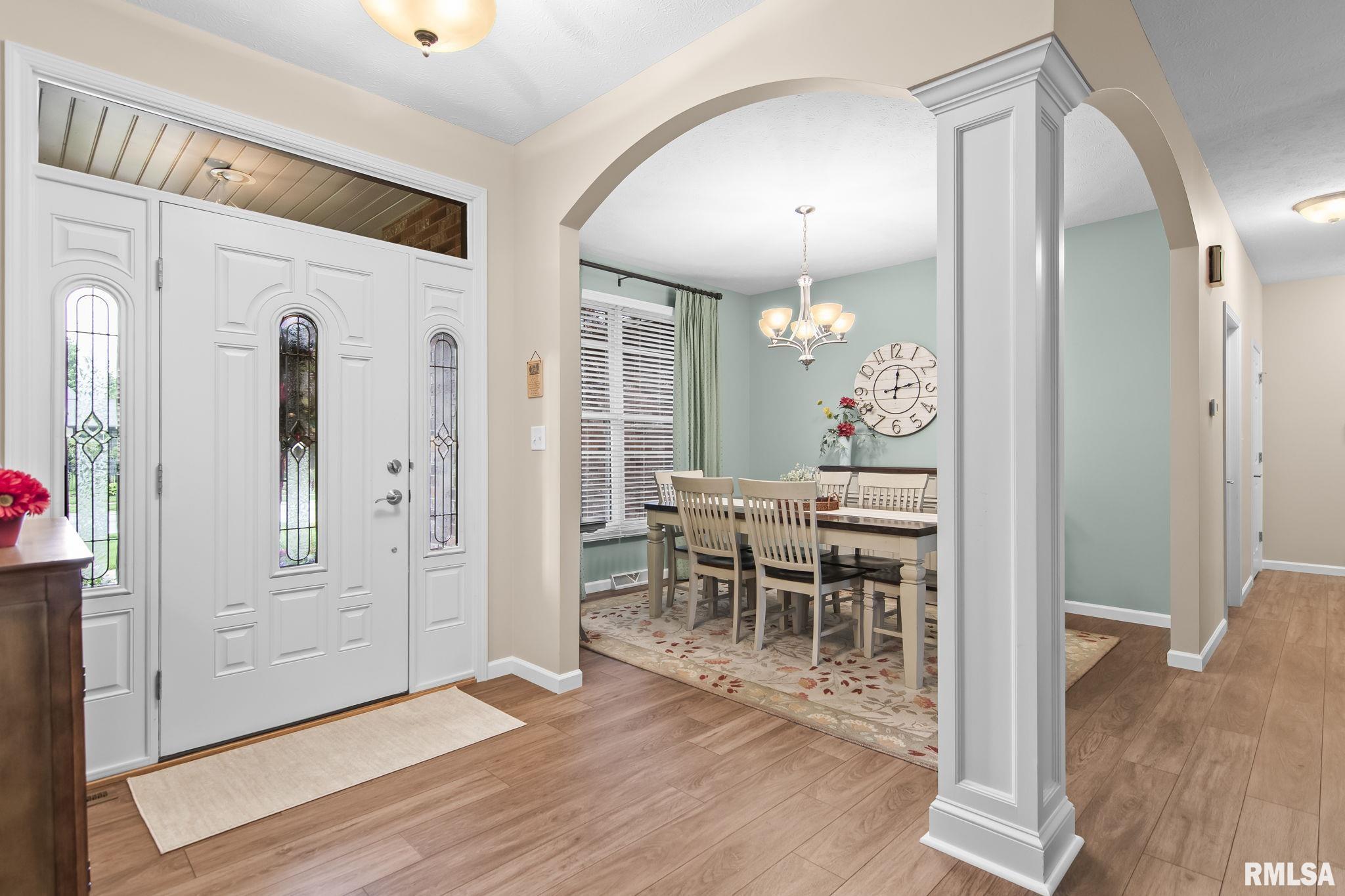 2503 Interlacken Drive Springfield, IL 62704 - Photo 2 of 36