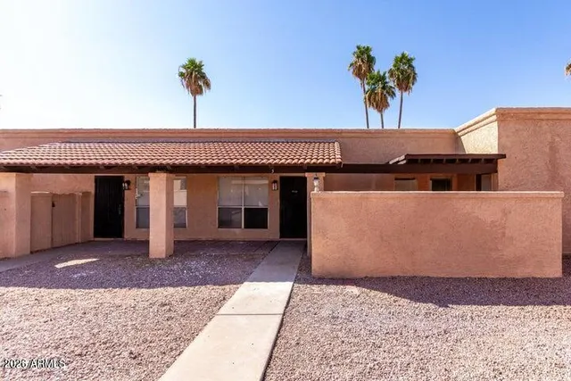 $1,800 | 615 North Arrowhead Drive, Unit 1, Chandler, AZ 85224