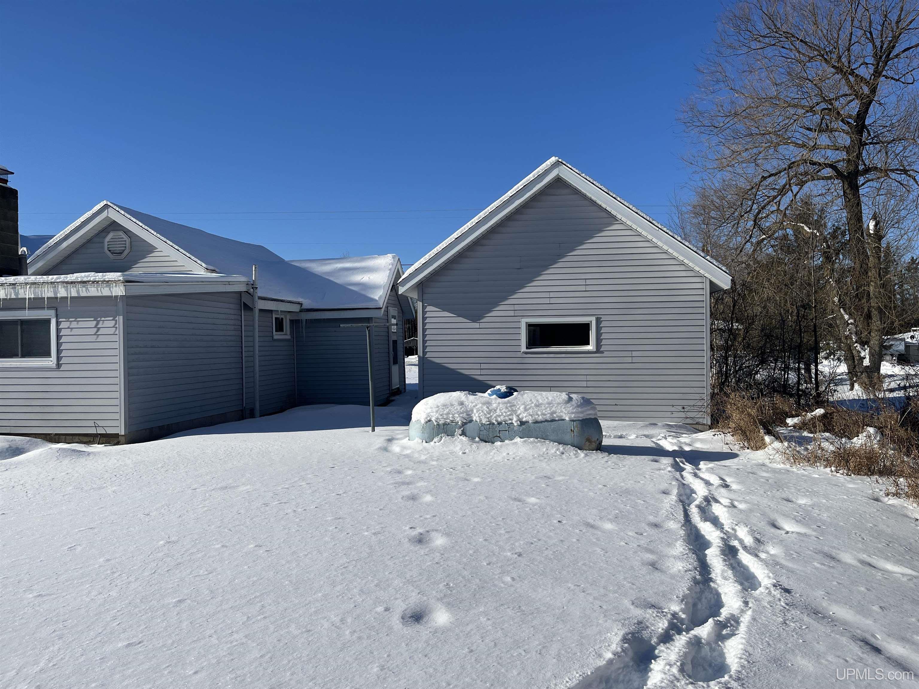 2880 18th Road Escanaba, MI 49829 - Photo 45 of 48