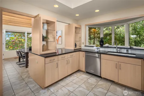 $6,500,000 | 2047 Killarney Way, Bellevue, WA 98004