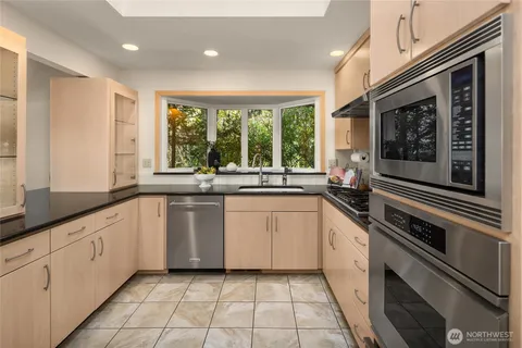 $6,500,000 | 2047 Killarney Way, Bellevue, WA 98004
