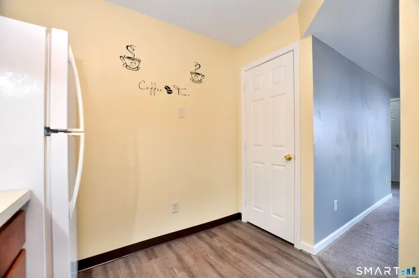 $189,000 | 3 Concorde Way, Unit B1, Windsor Locks, CT 06096