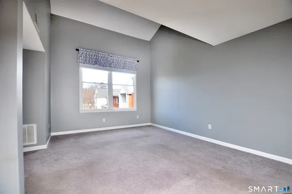 $189,000 | 3 Concorde Way, Unit B1, Windsor Locks, CT 06096