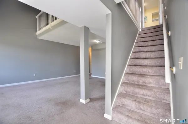 $189,000 | 3 Concorde Way, Unit B1, Windsor Locks, CT 06096