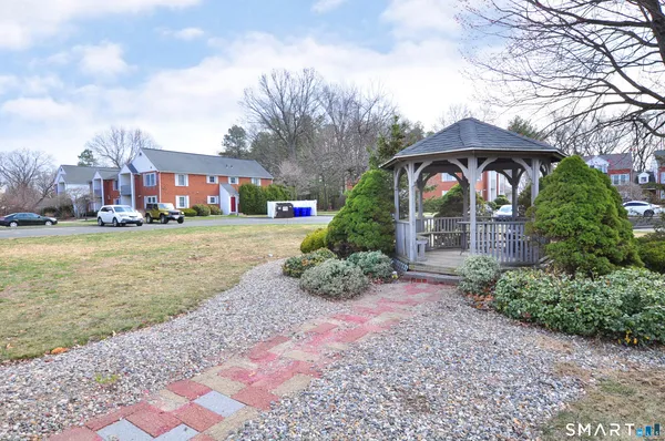 $189,000 | 3 Concorde Way, Unit B1, Windsor Locks, CT 06096