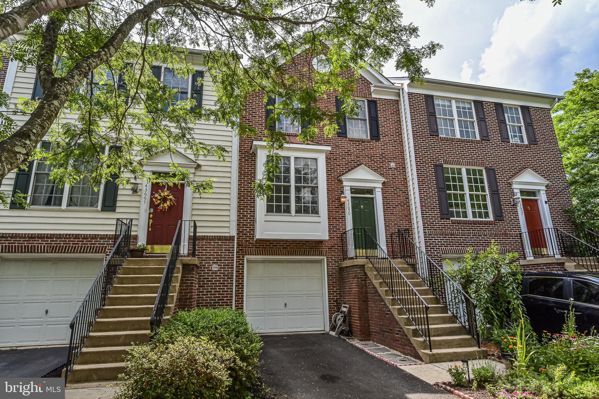 Beautiful Brick Front 3 Level One Car Garage TH