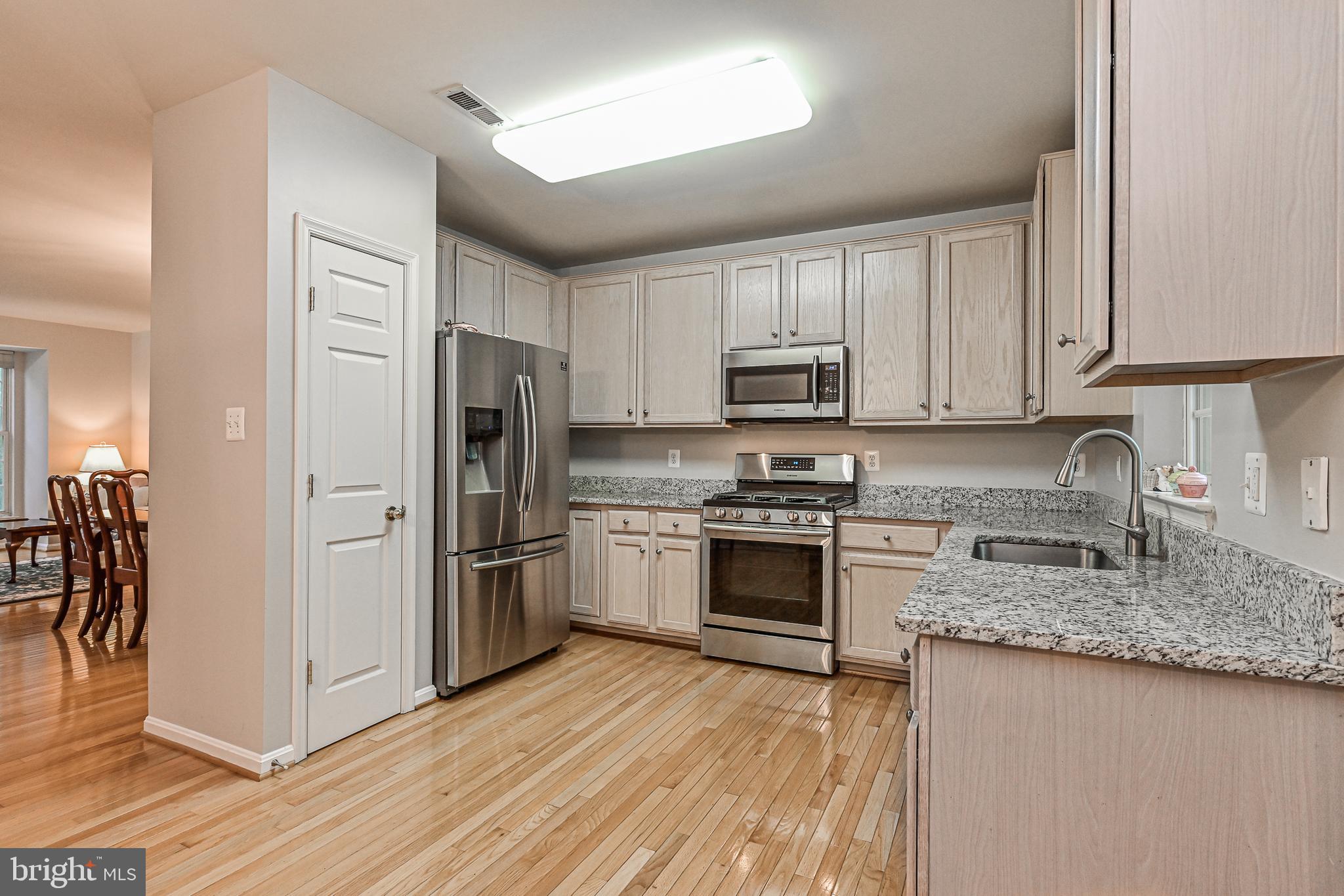 43659 Scarlet Square Chantilly, VA 20152 - Photo 22 of 59