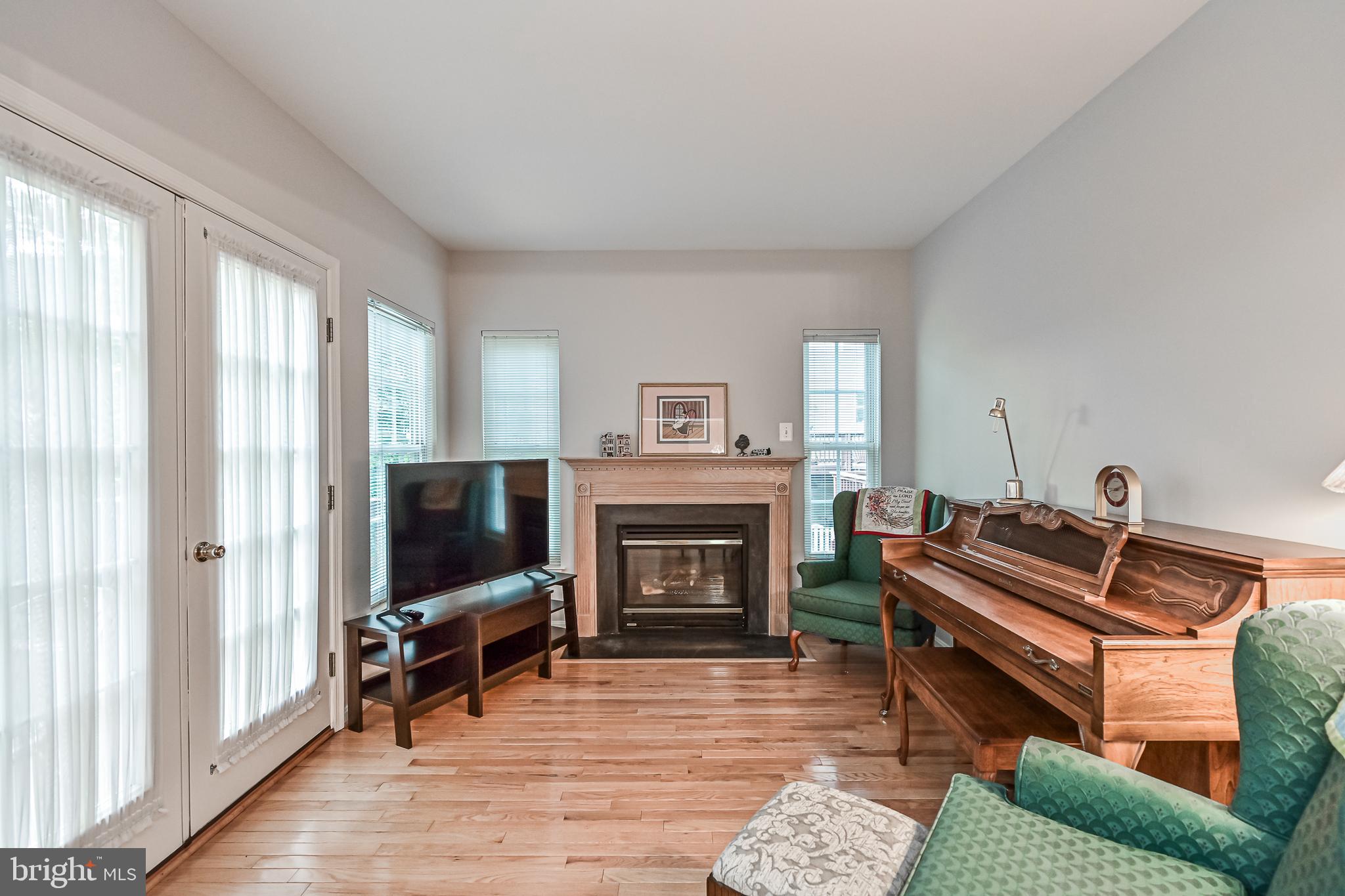 43659 Scarlet Square Chantilly, VA 20152 - Photo 25 of 59