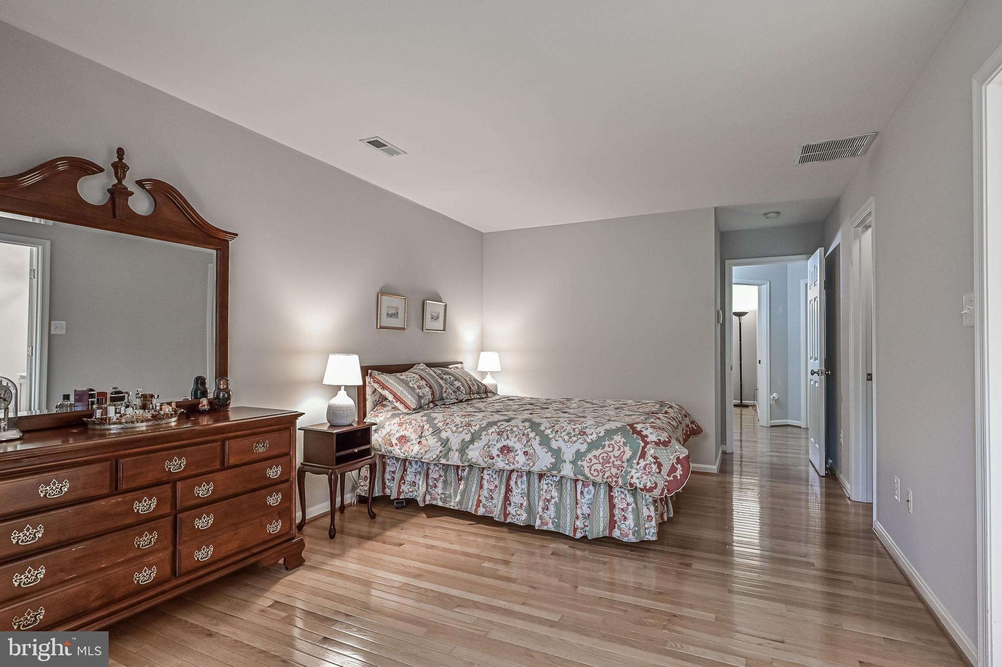 43659 Scarlet Square Chantilly, VA 20152 - Photo 35 of 59