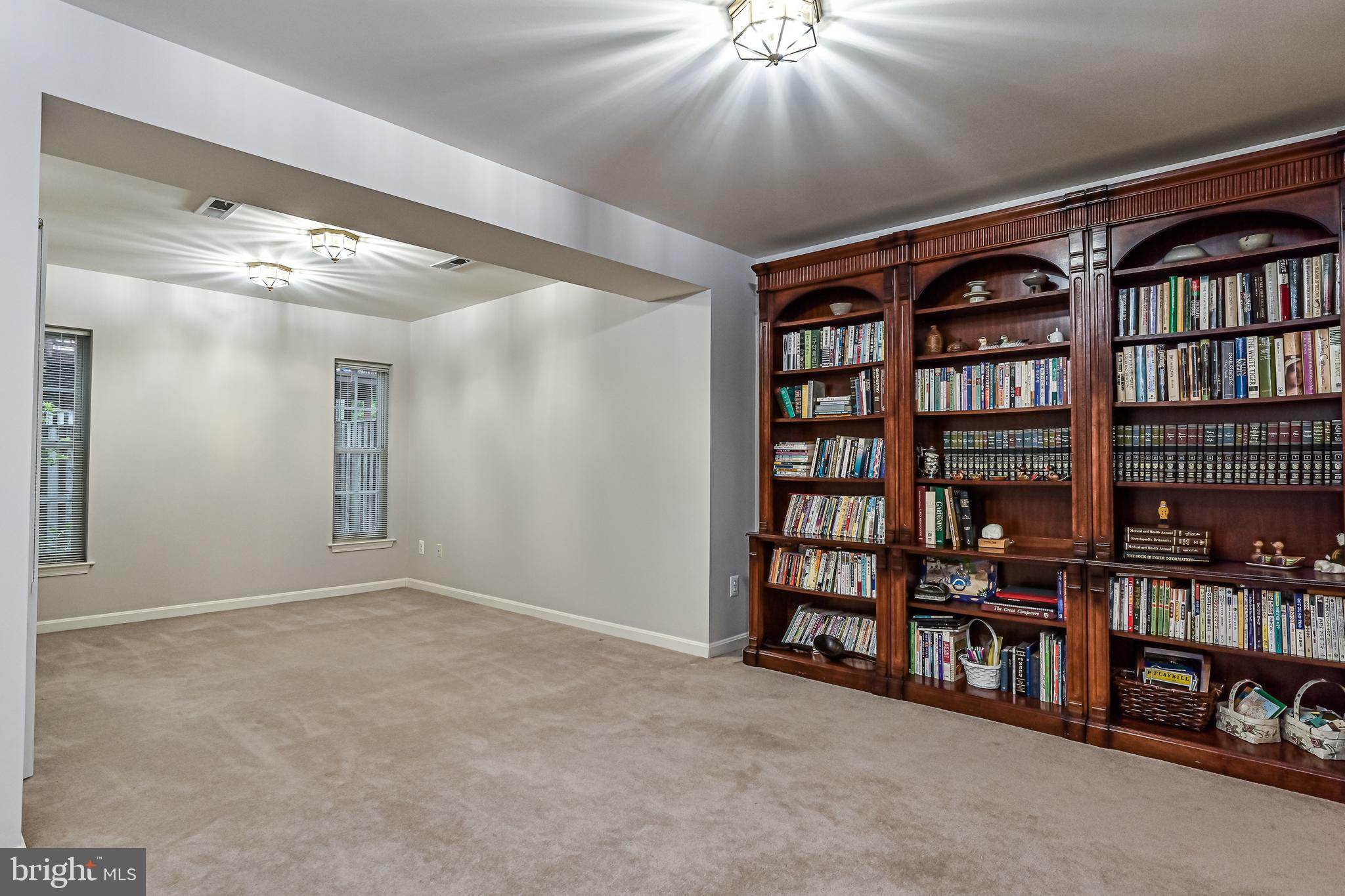 43659 Scarlet Square Chantilly, VA 20152 - Photo 45 of 59