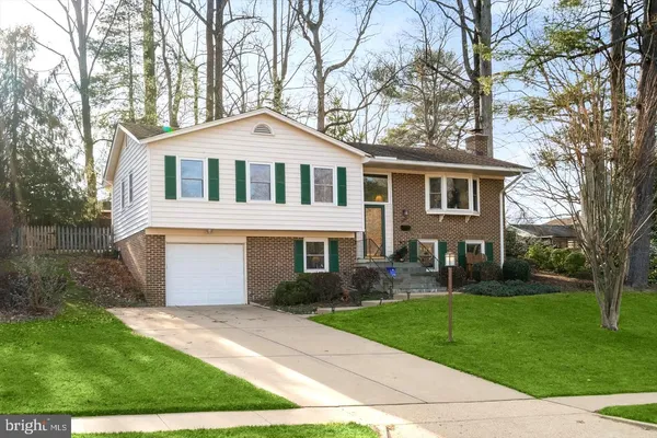 $998,900 | 8407 Georgian Way, Annandale, VA 22003