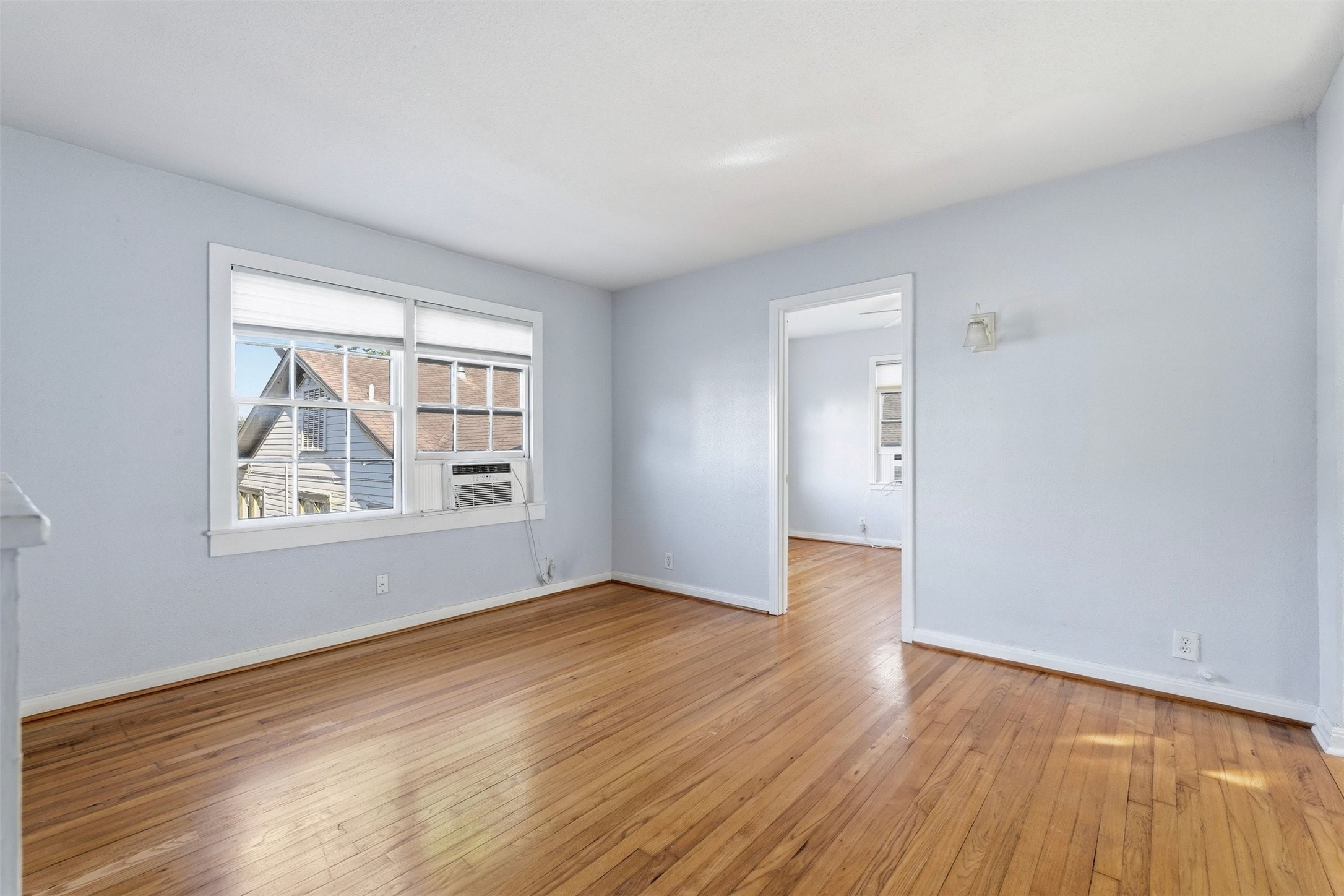 2223 1/2 Singleton Street Houston, TX 77008 - Photo 2 of 10