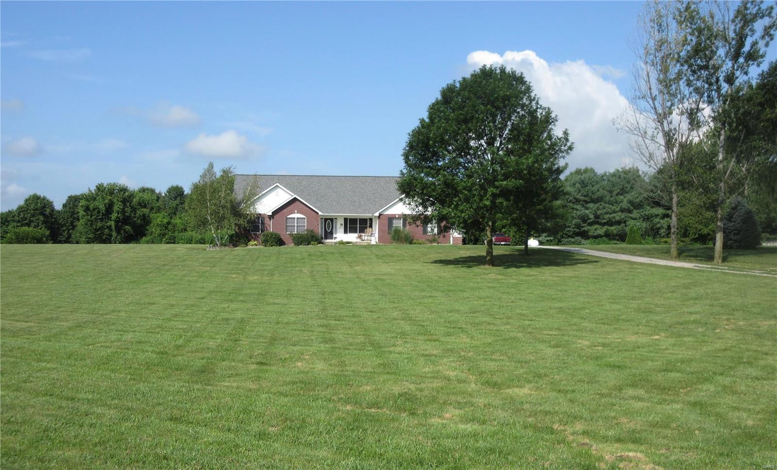 137 North Meadow Ridge Trail Edwardsville, IL 62025 - Photo 2 of 27 Gallery Image 2