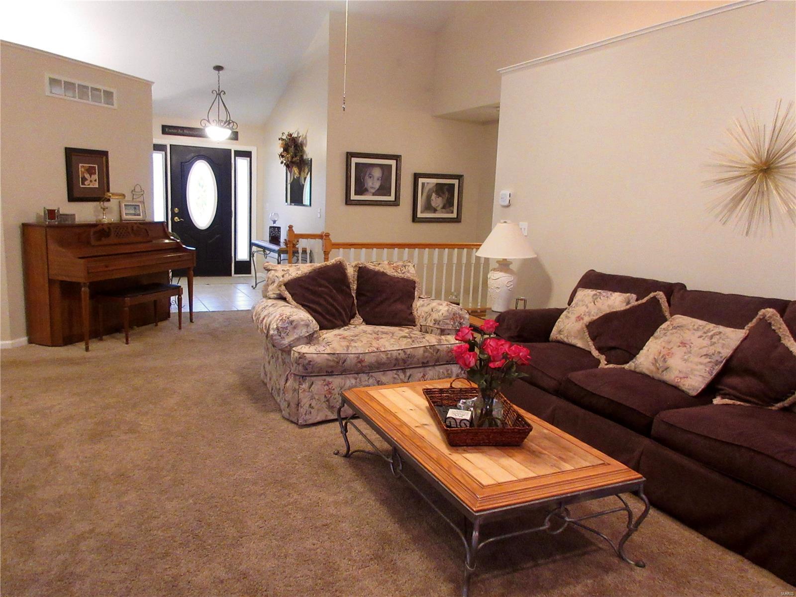 137 North Meadow Ridge Trail Edwardsville, IL 62025 - Photo 13 of 27 Gallery Image 13