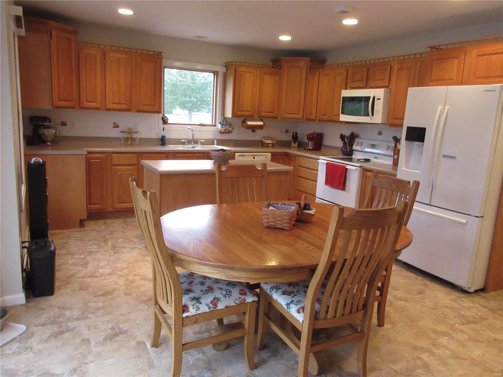 137 North Meadow Ridge Trail Edwardsville, IL 62025 - Photo 18 of 27 Gallery Image 18
