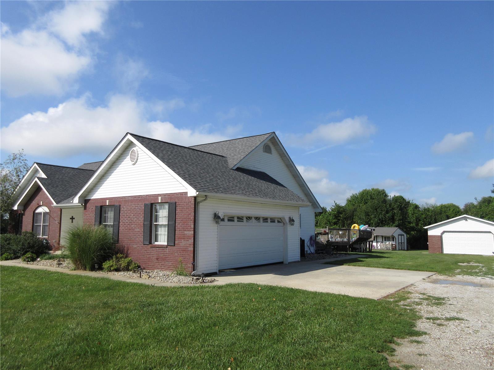 137 North Meadow Ridge Trail Edwardsville, IL 62025 - Photo 5 of 27 Gallery Image 5