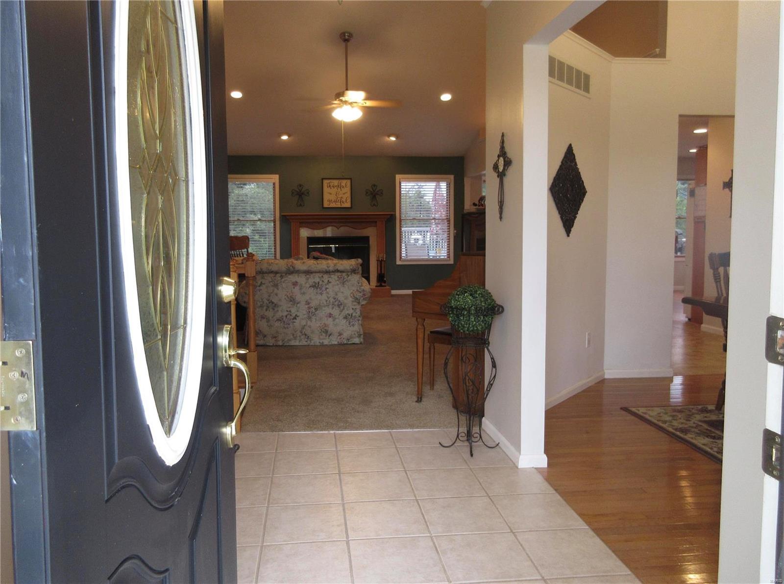 137 North Meadow Ridge Trail Edwardsville, IL 62025 - Photo 9 of 27 Gallery Image 9