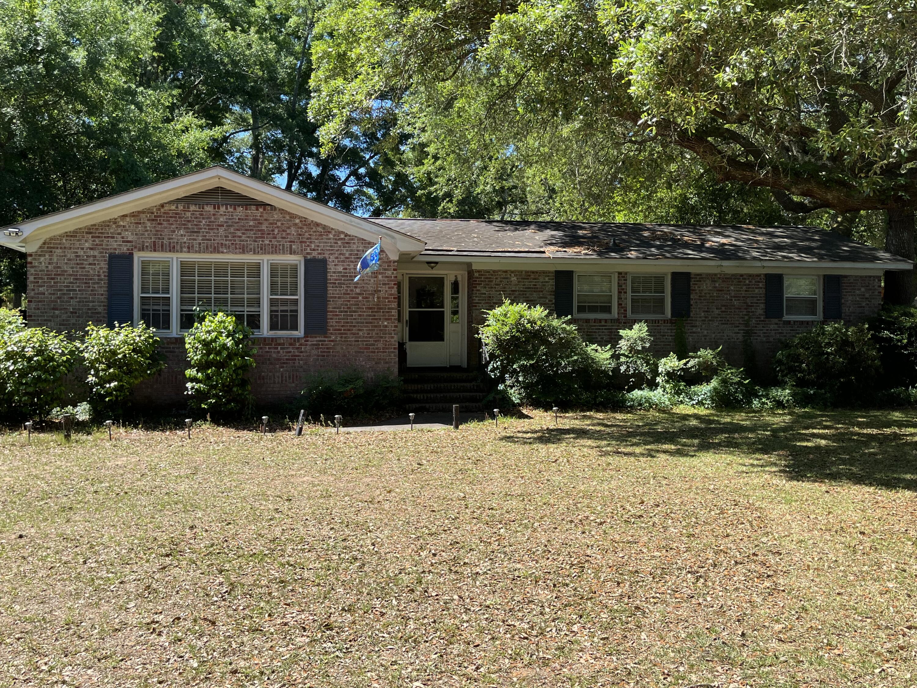 707 Waterloo Street Charleston, SC 29412 - Photo 1 of 1 8F169C5E-3158-45D1-A17F-4740CAE82407