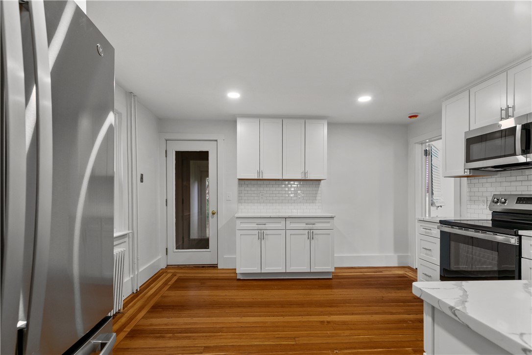 41 Freeborn Street, Unit 1 Newport, RI 02840 - Photo 2 of 20