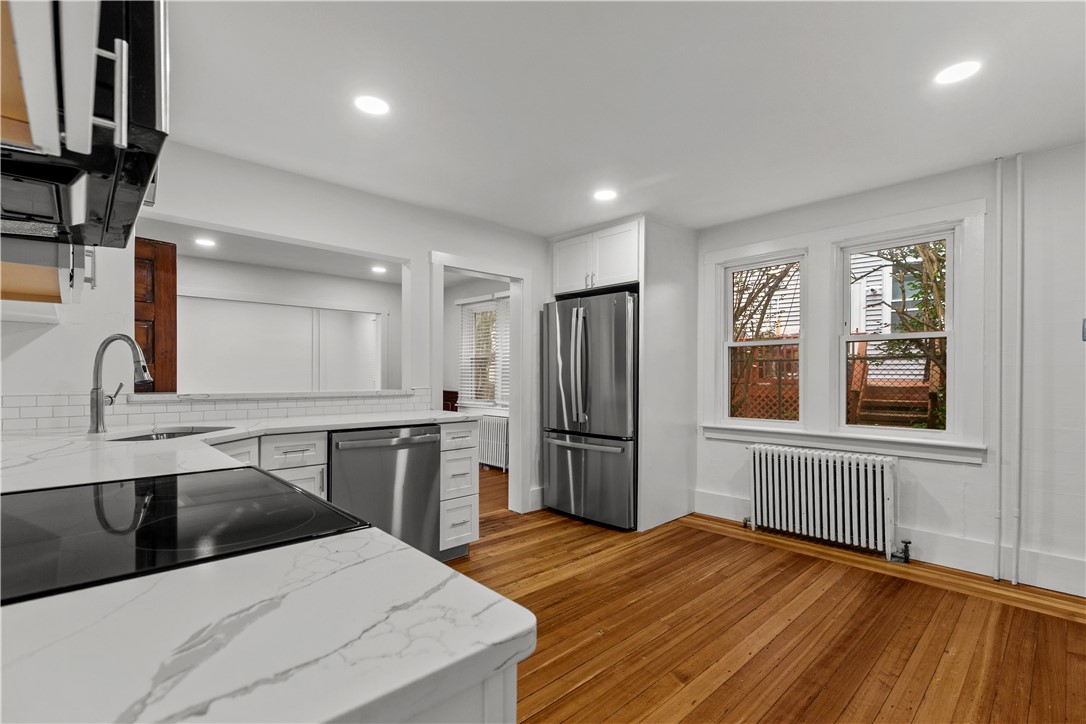 41 Freeborn Street, Unit 1 Newport, RI 02840 - Photo 3 of 20