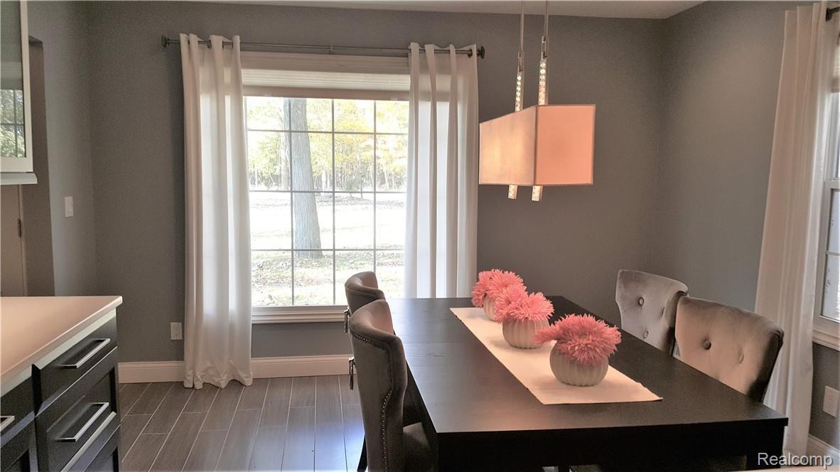 25555 Meridian Road Grosse Ile, MI 48138 - Photo 24 of 58 Dining room.
