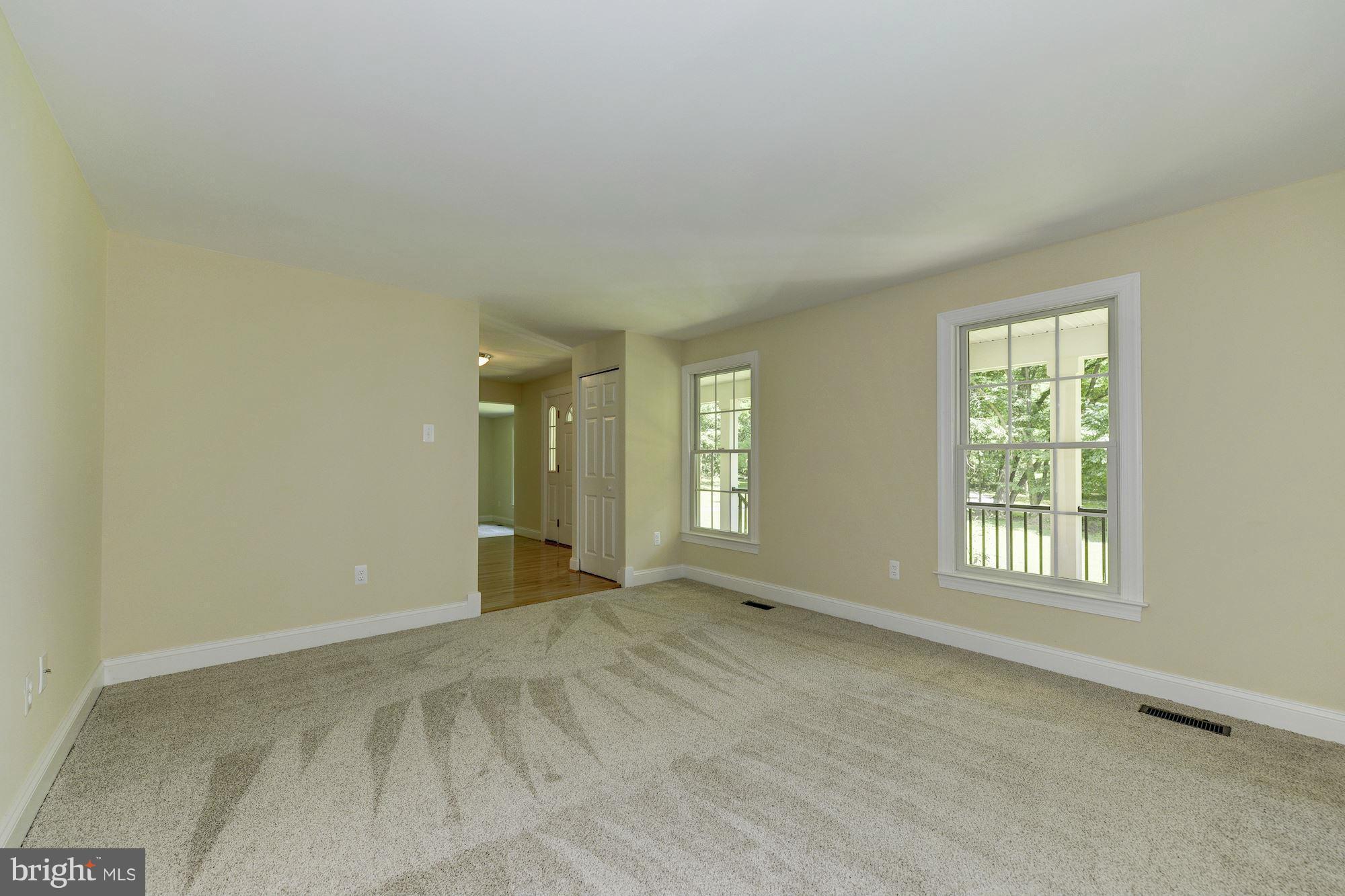 15920 Limestone School Road Leesburg, VA 20176 - Photo 7 of 30 Living Room