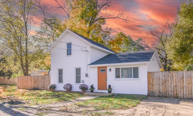 $199,900 | 204 Crane Street, Union City, MI 49094