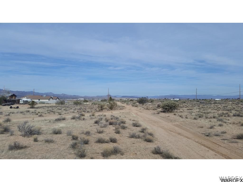 2755 North Eagle Rock Road Kingman, AZ 86401 - Photo 3 of 6 a open area with beach