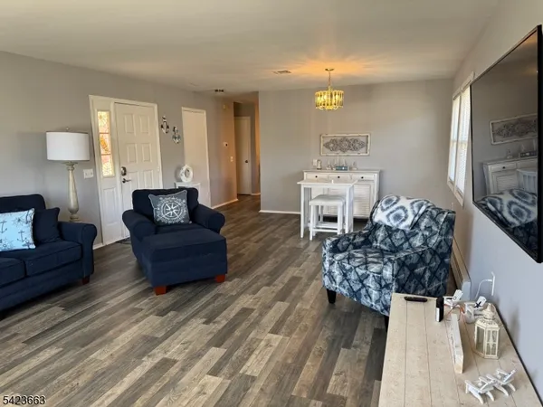$374,000 | 1 Ashcroft Lane, Toms River, NJ 08757