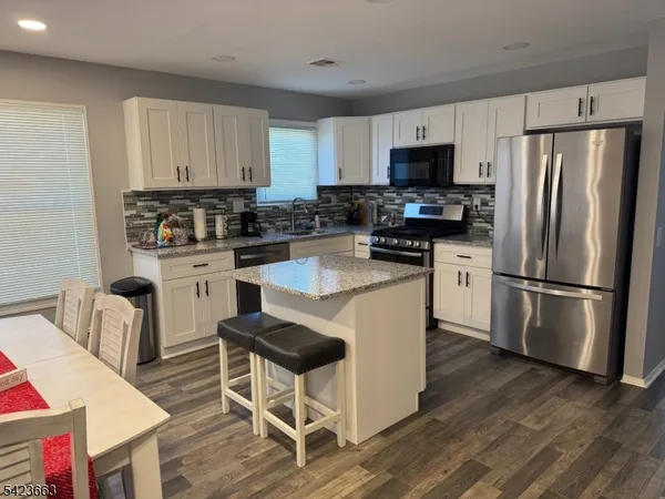 $374,000 | 1 Ashcroft Lane, Toms River, NJ 08757