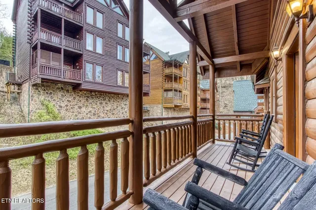 $1,500,000 | 1130 Black Bear Cub Way, Sevierville, TN 37862