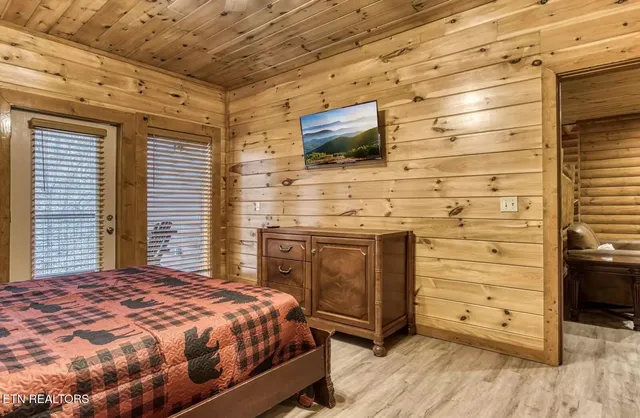 $1,500,000 | 1130 Black Bear Cub Way, Sevierville, TN 37862