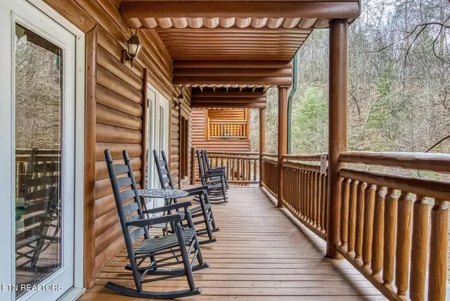 $1,500,000 | 1130 Black Bear Cub Way, Sevierville, TN 37862